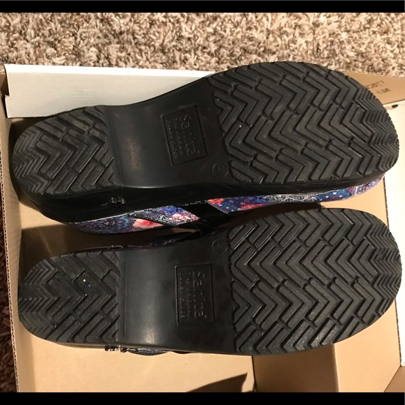 Dansko size 41 nursing shoes - Picture 4 of 5